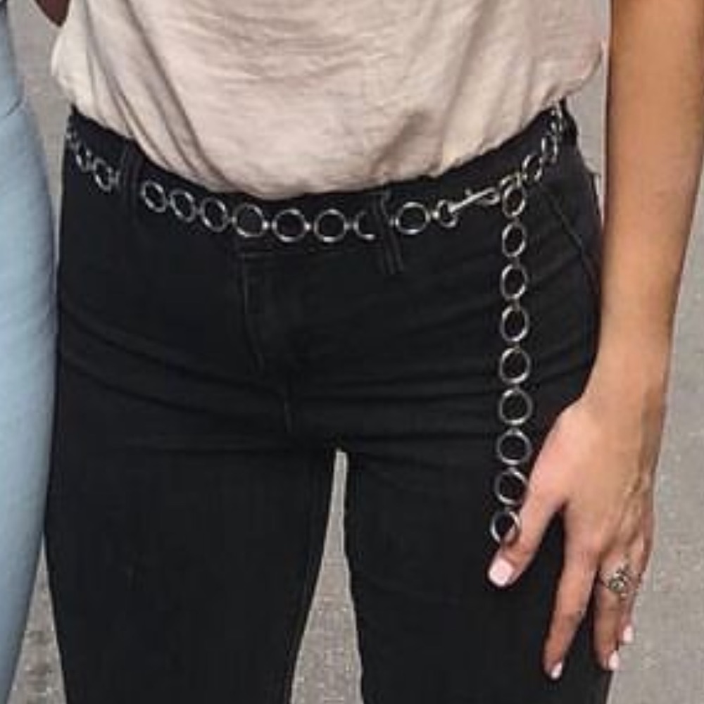 Silver hoop chain belt